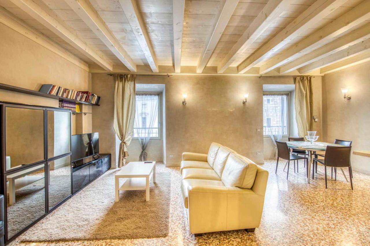 ורונה Apartmentsarena - Suite Mercatorum - Piazza Erbe מראה חיצוני תמונה