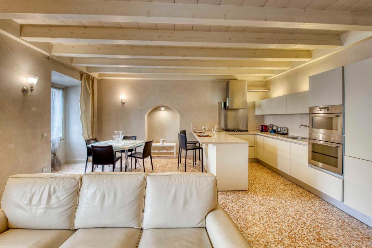 ורונה Apartmentsarena - Suite Mercatorum - Piazza Erbe מראה חיצוני תמונה