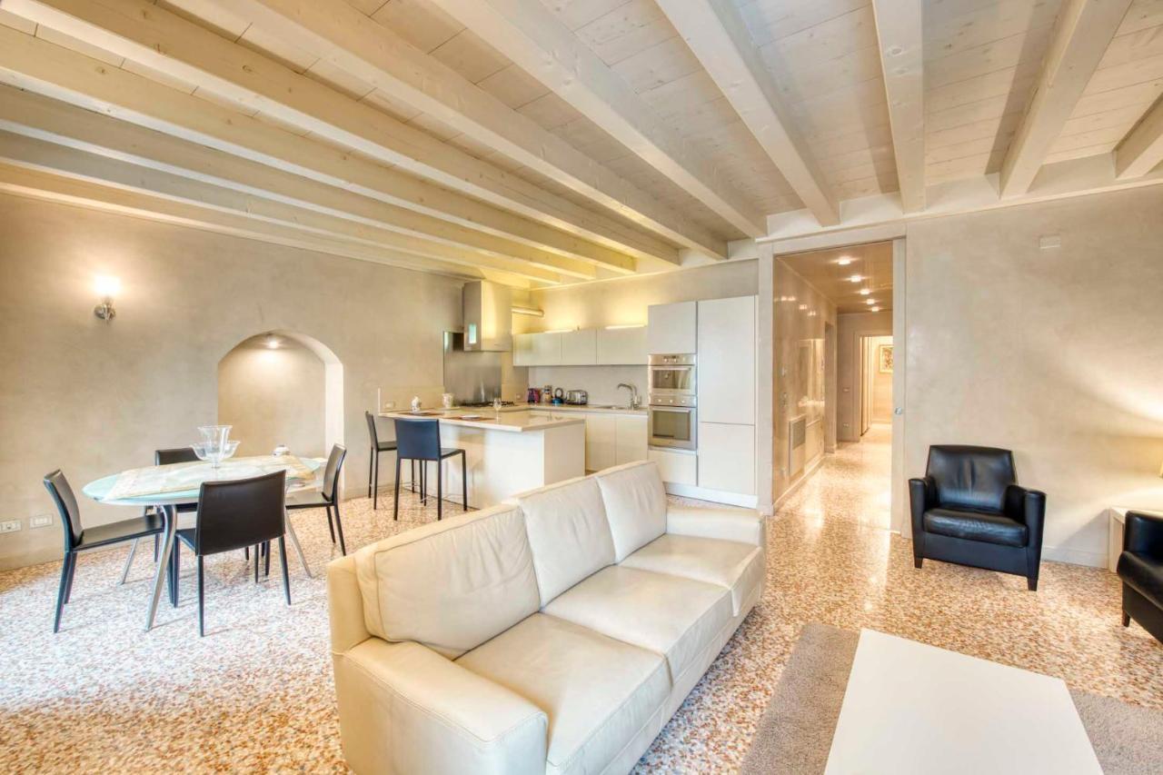 ורונה Apartmentsarena - Suite Mercatorum - Piazza Erbe מראה חיצוני תמונה