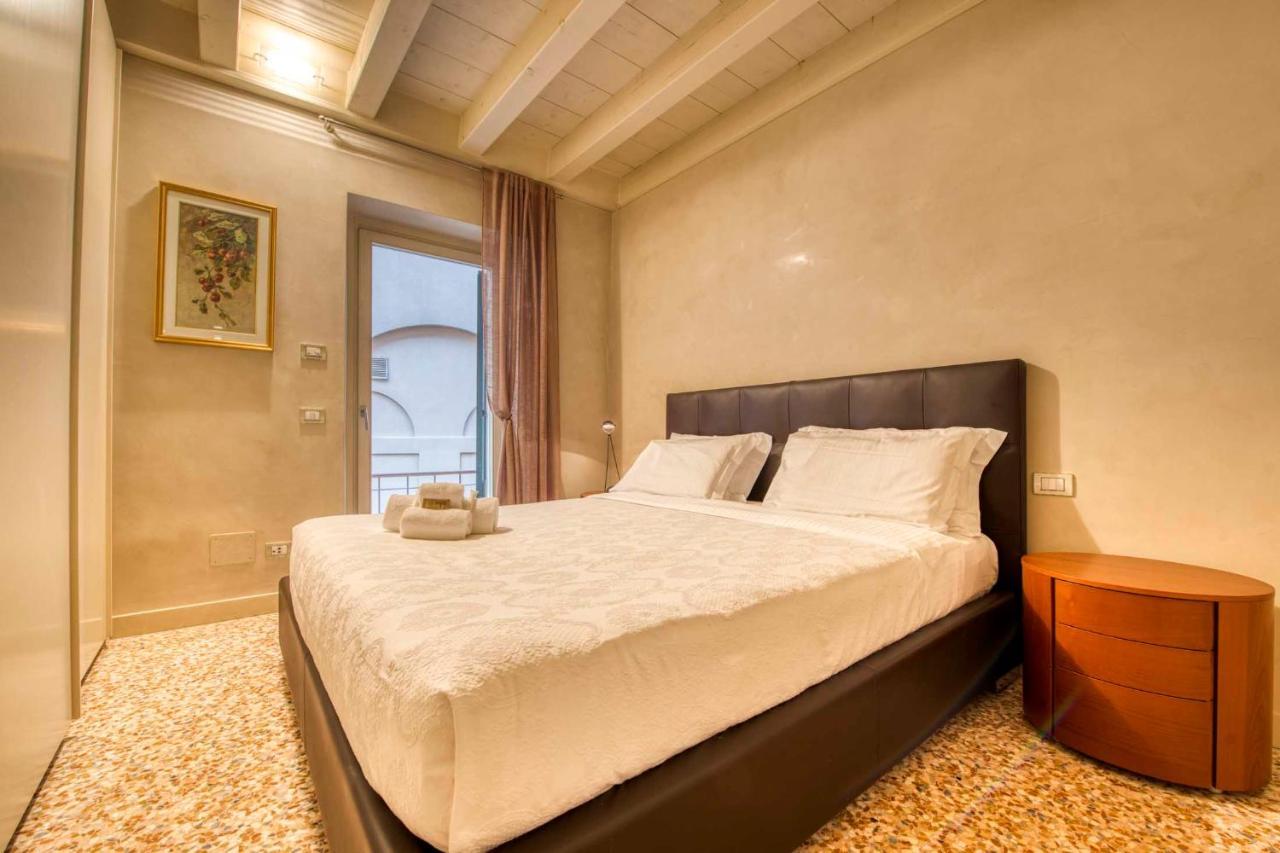 ורונה Apartmentsarena - Suite Mercatorum - Piazza Erbe מראה חיצוני תמונה