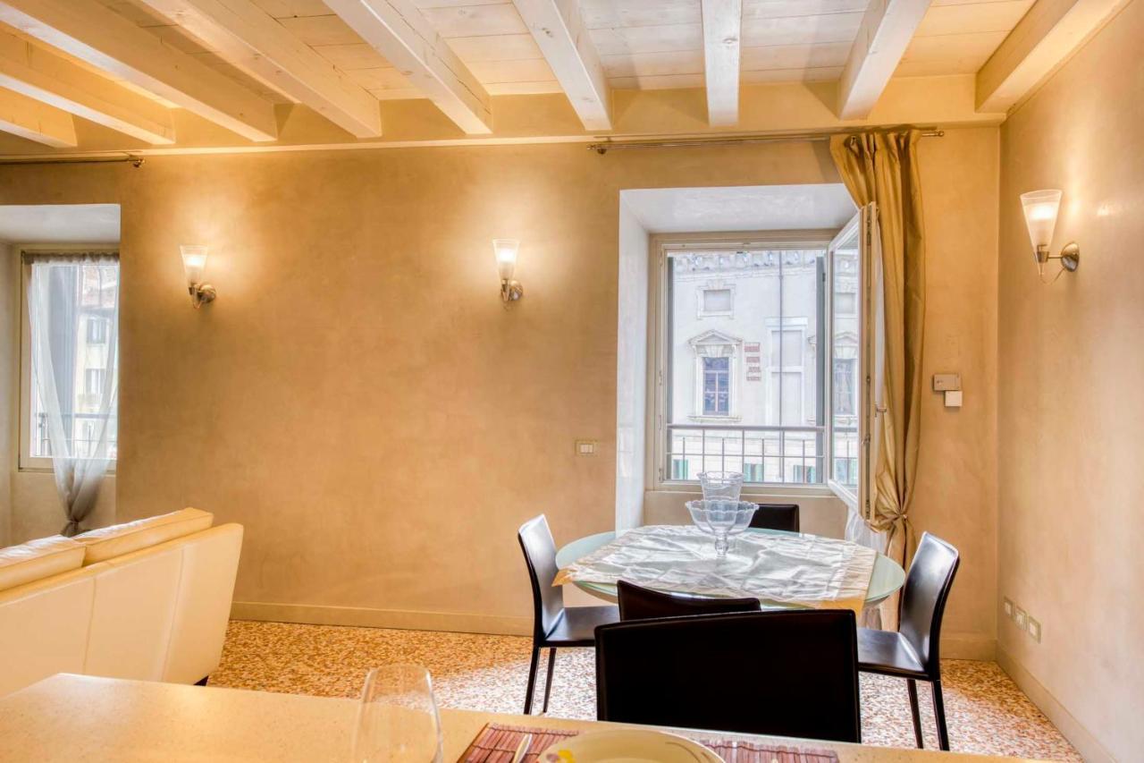 ורונה Apartmentsarena - Suite Mercatorum - Piazza Erbe מראה חיצוני תמונה