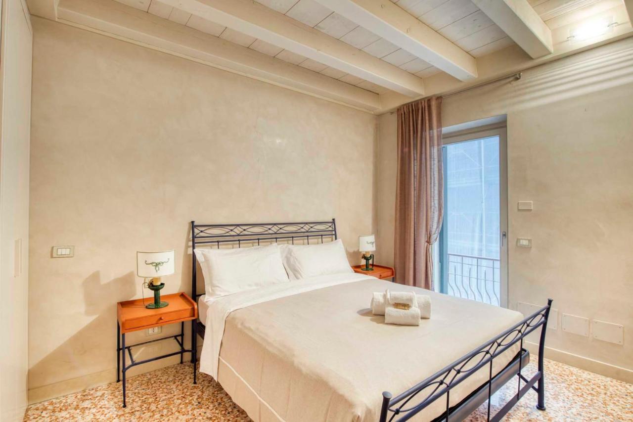 ורונה Apartmentsarena - Suite Mercatorum - Piazza Erbe מראה חיצוני תמונה