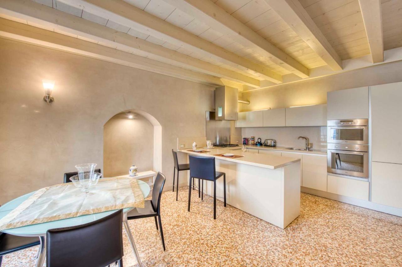 ורונה Apartmentsarena - Suite Mercatorum - Piazza Erbe מראה חיצוני תמונה