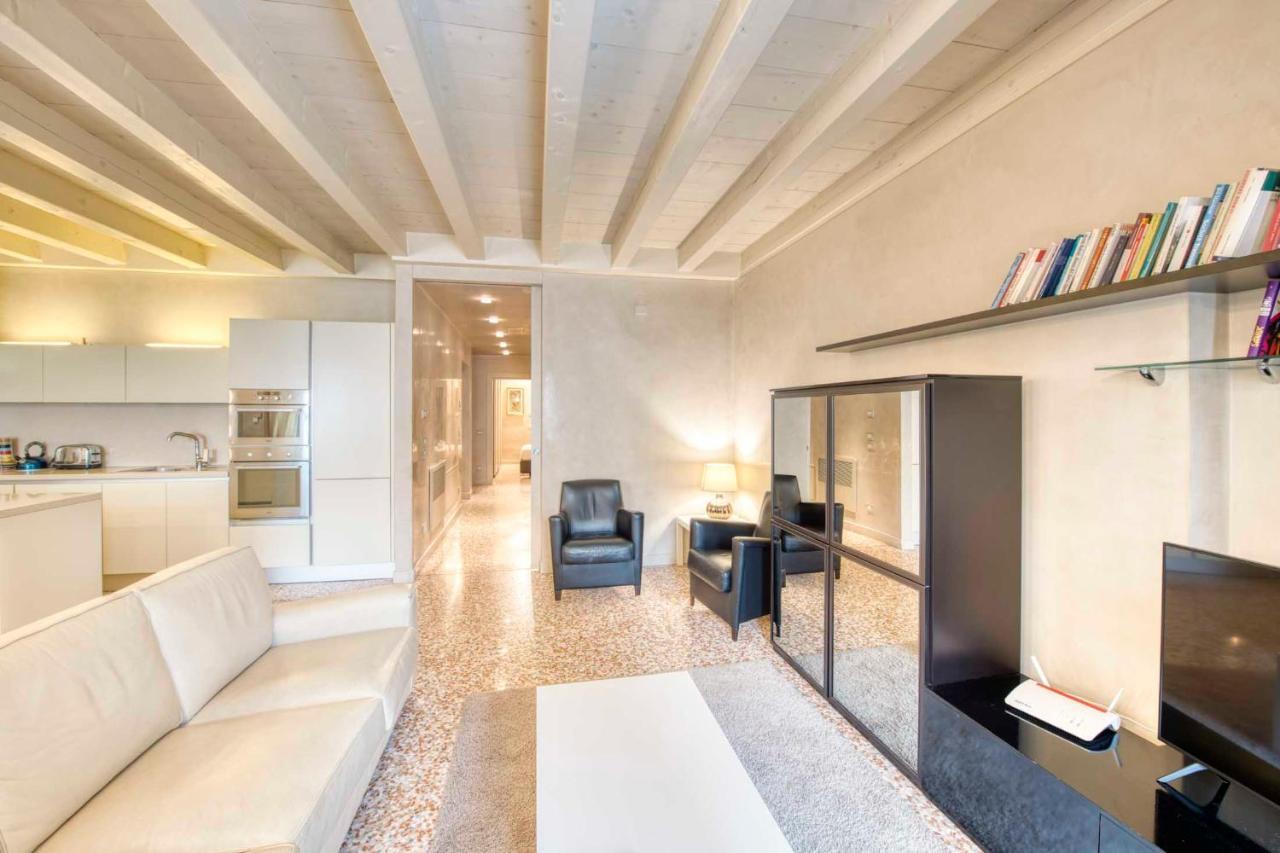 ורונה Apartmentsarena - Suite Mercatorum - Piazza Erbe מראה חיצוני תמונה